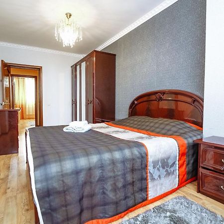 Two Bedroom Apartment On Syganak Street 64-1 Astana Eksteriør bilde