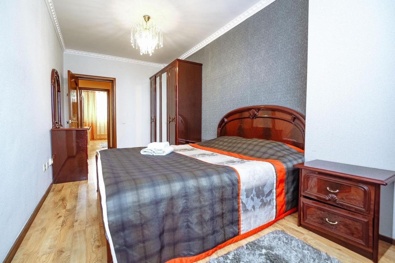 Two Bedroom Apartment On Syganak Street 64-1 Astana Eksteriør bilde