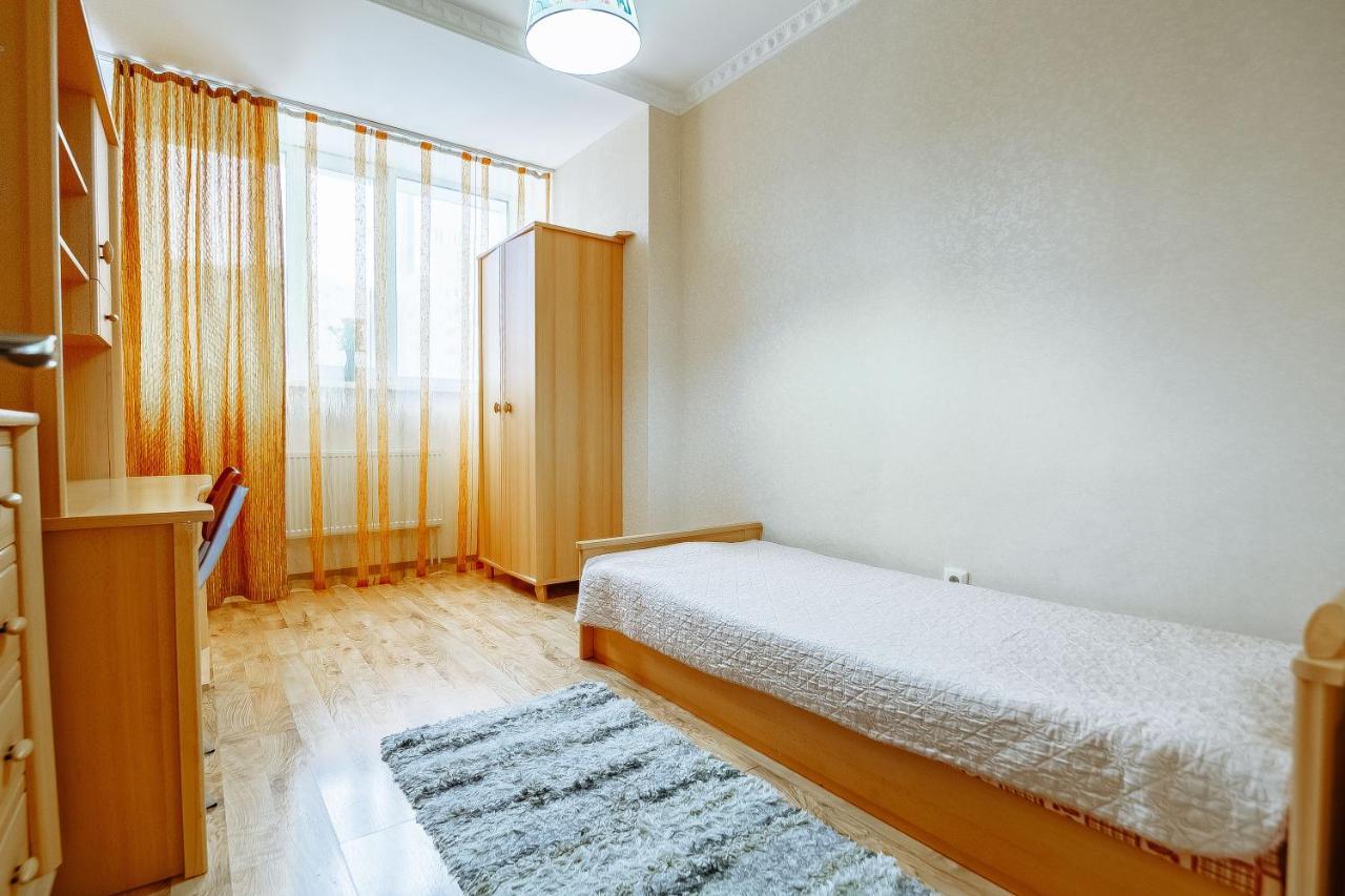 Two Bedroom Apartment On Syganak Street 64-1 Astana Eksteriør bilde